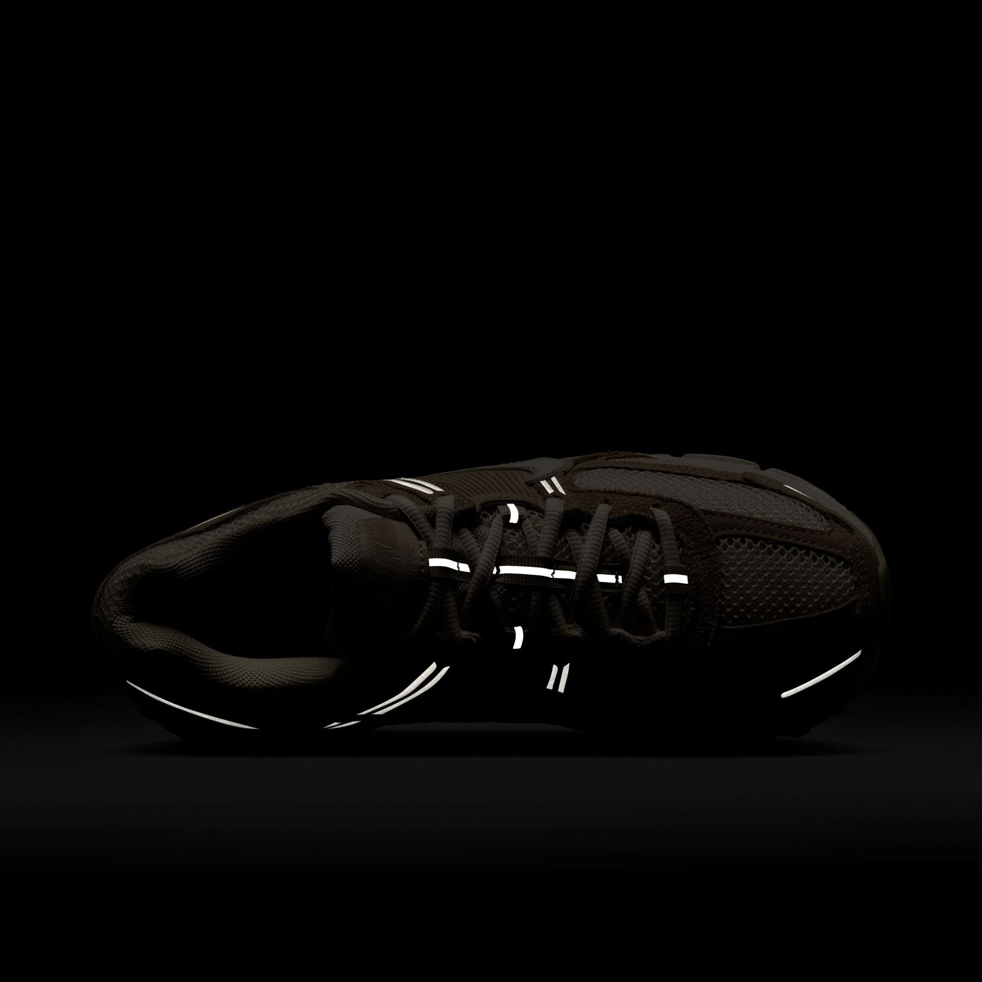 Nike Zoom Vomero 5 Women's Shoe