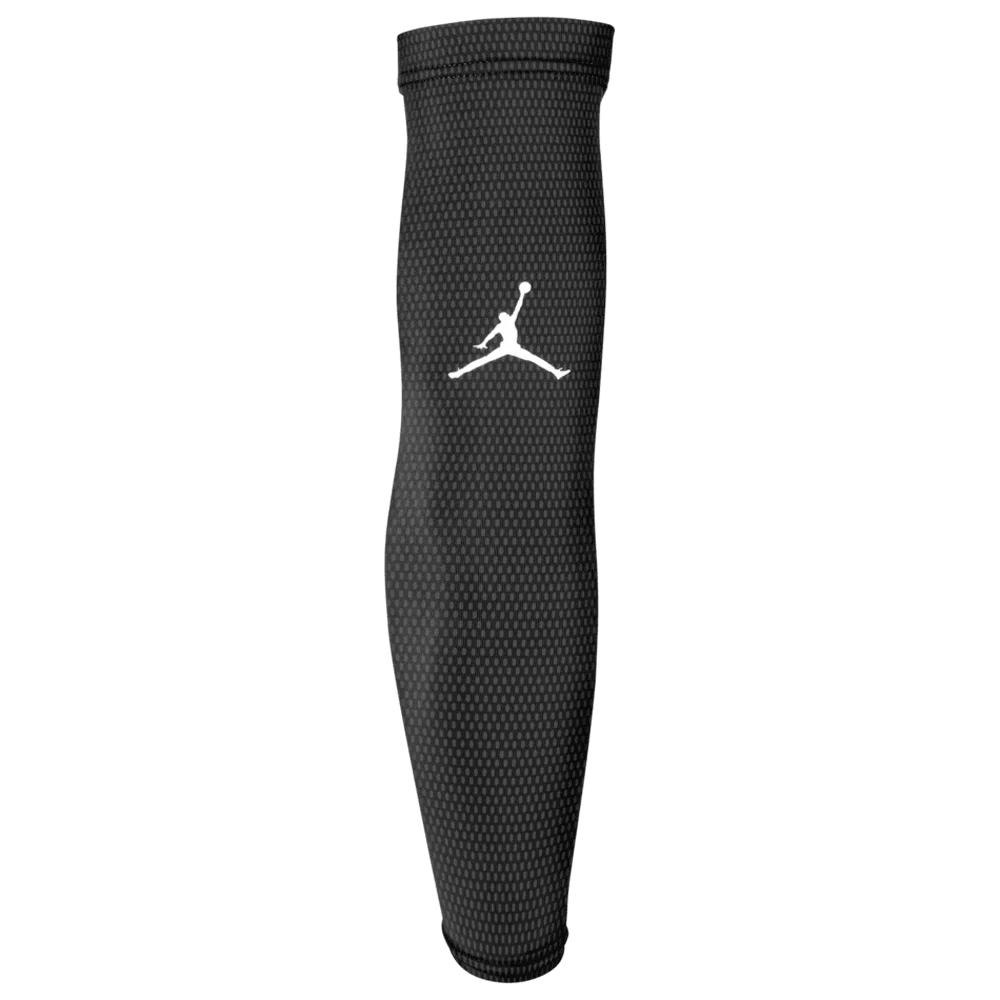 Jordan Men DF Fly Grip Sleeve black color.