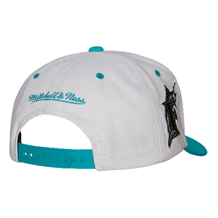 Gorra Mitchell & Ness Evergreen Pro Snapback Coop Florida Marlins