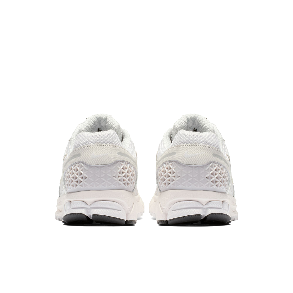 Nike Zoom Vomero 5 Men's Shoes