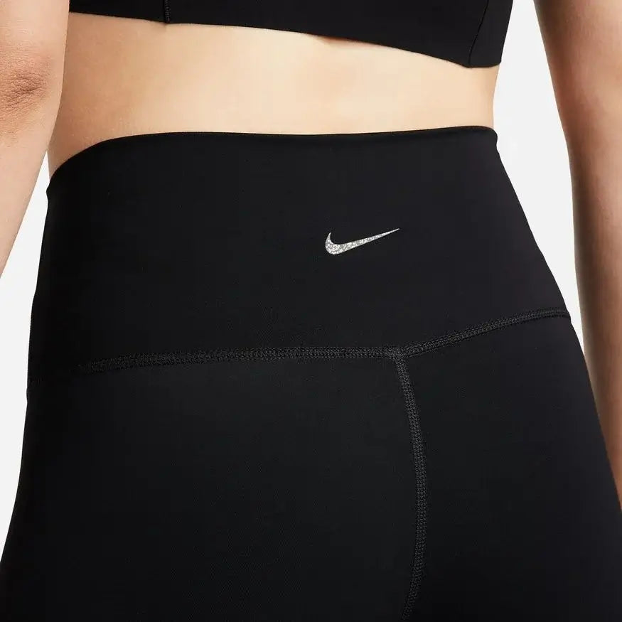Black Nike leggings