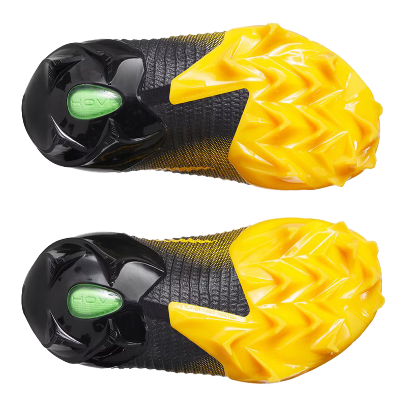 Botas de fútbol americano UA Blur Pro para hombre 