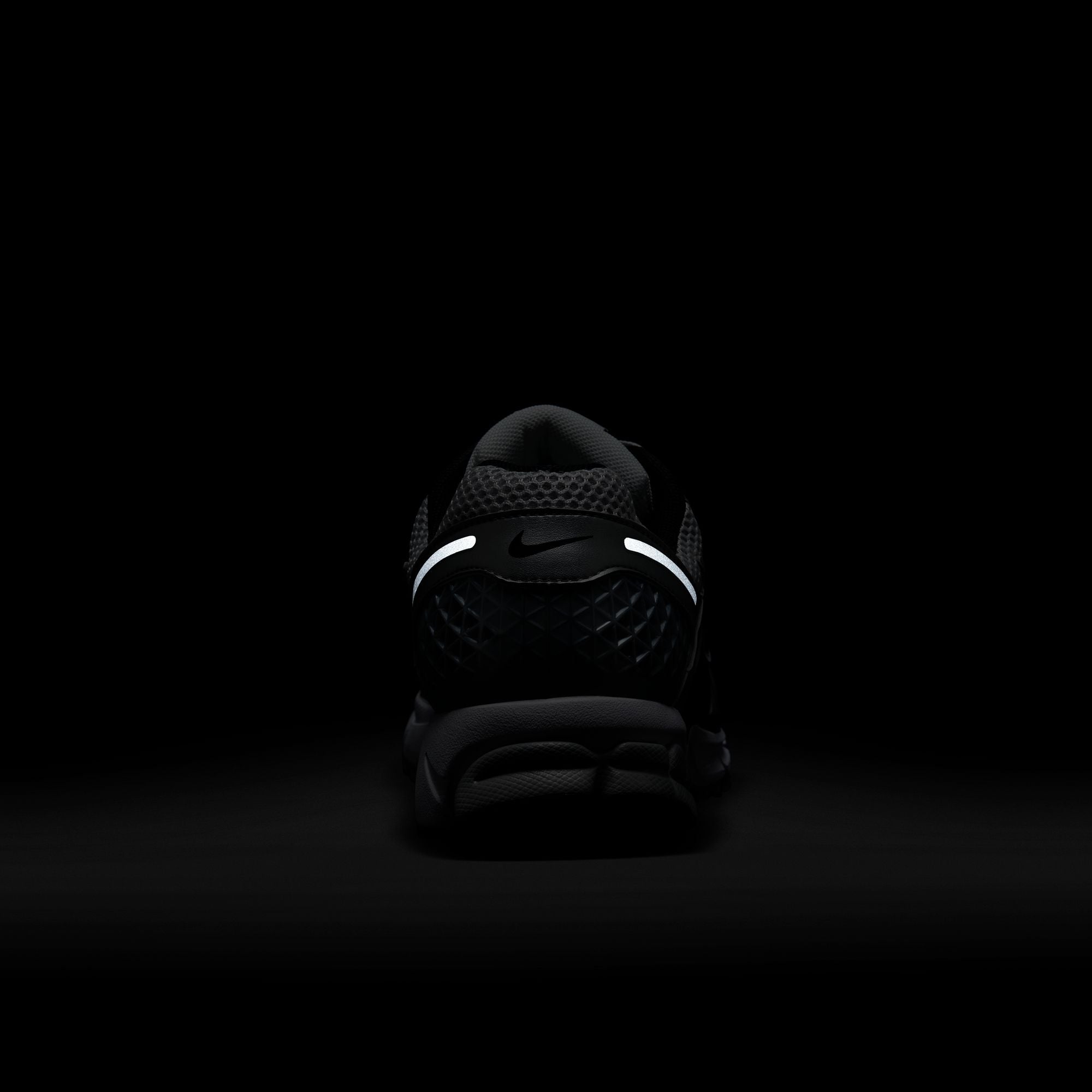 Nike Zoom Vomero 5 Men's Shoes