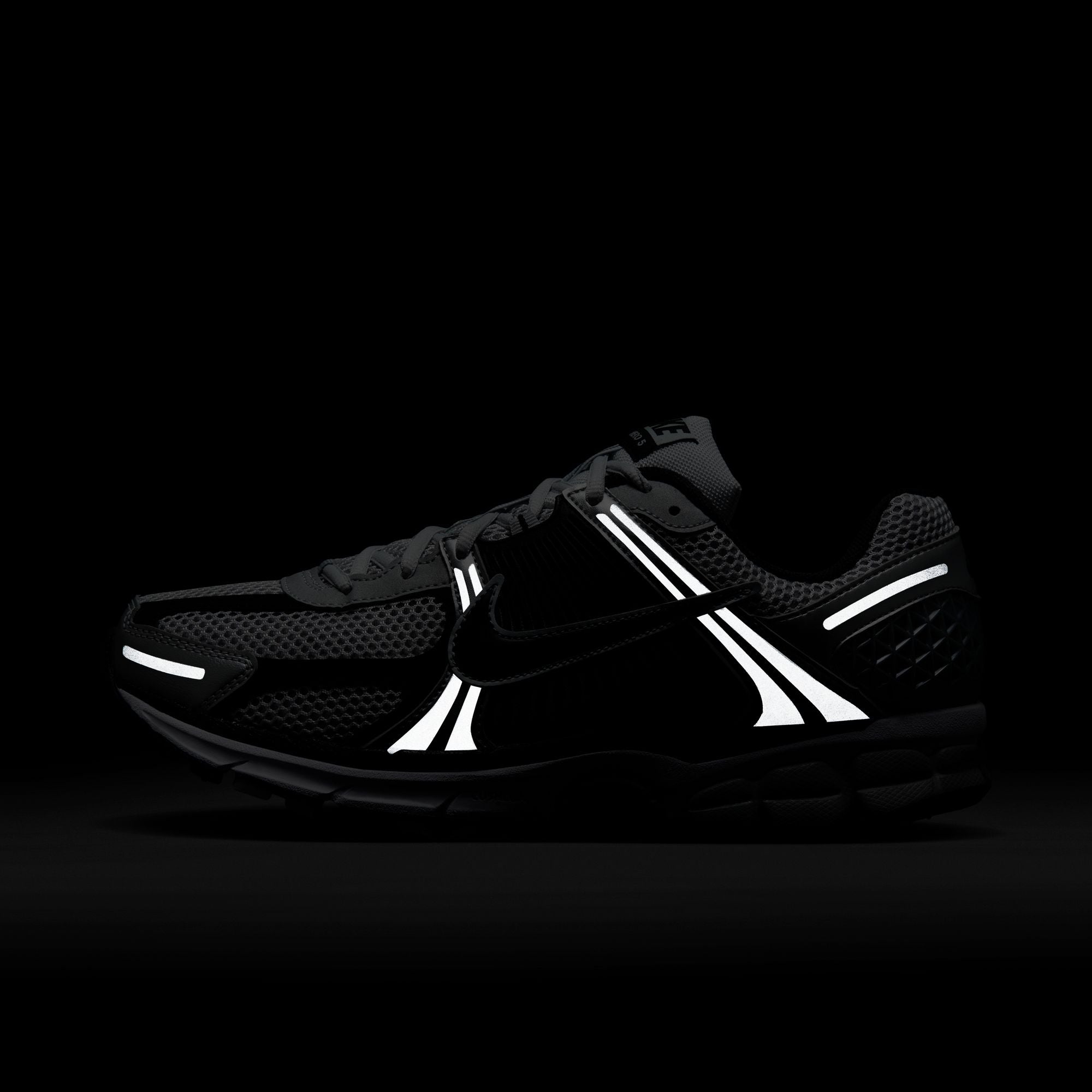 Nike Zoom Vomero 5 Men's Shoes