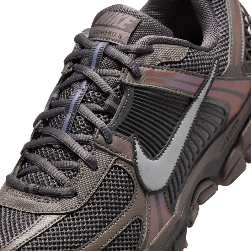 Nike Zoom Vomero 5 Men's Shoes