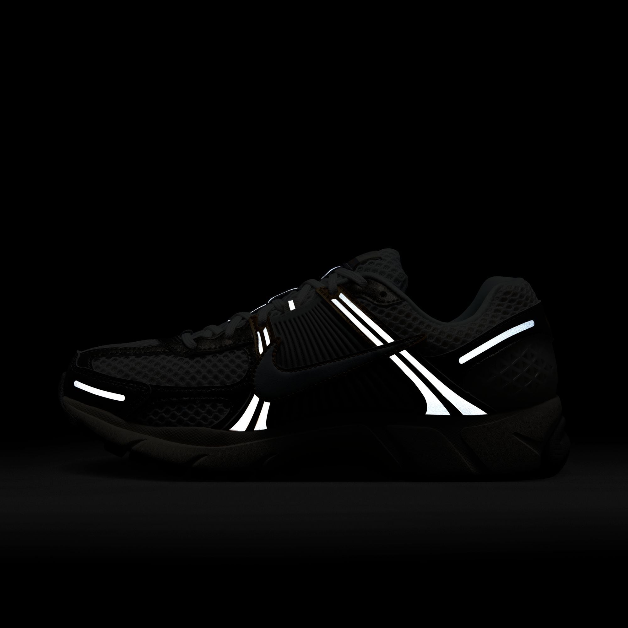 Nike Zoom Vomero 5 Men's Shoes – Midway Sports