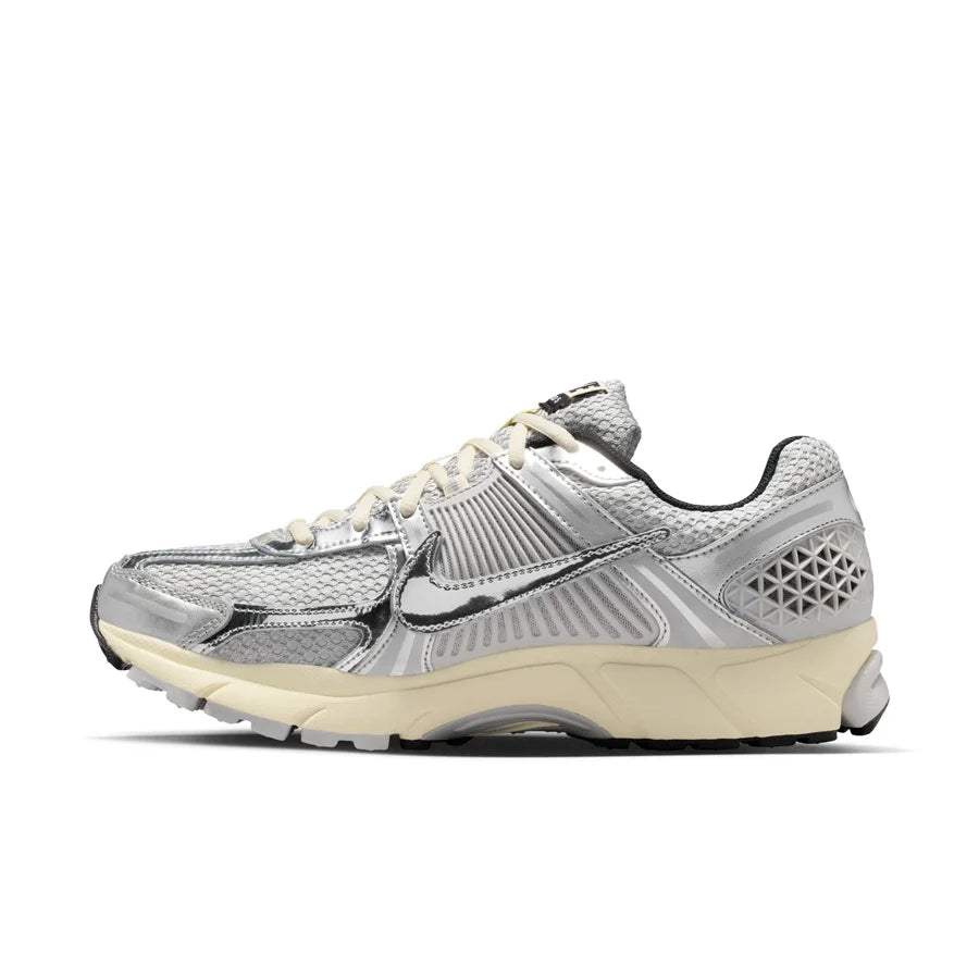 Nike Zoom Vomero 5 Men's Shoes