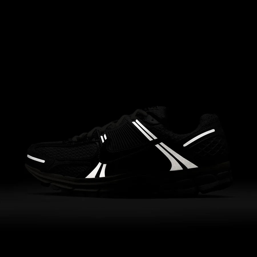 Nike Zoom Vomero 5 Men's Shoes