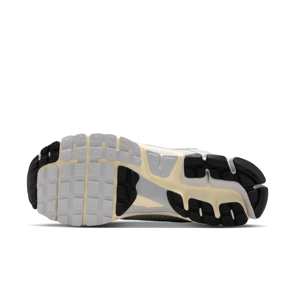 Nike Zoom Vomero 5 Men's Shoes