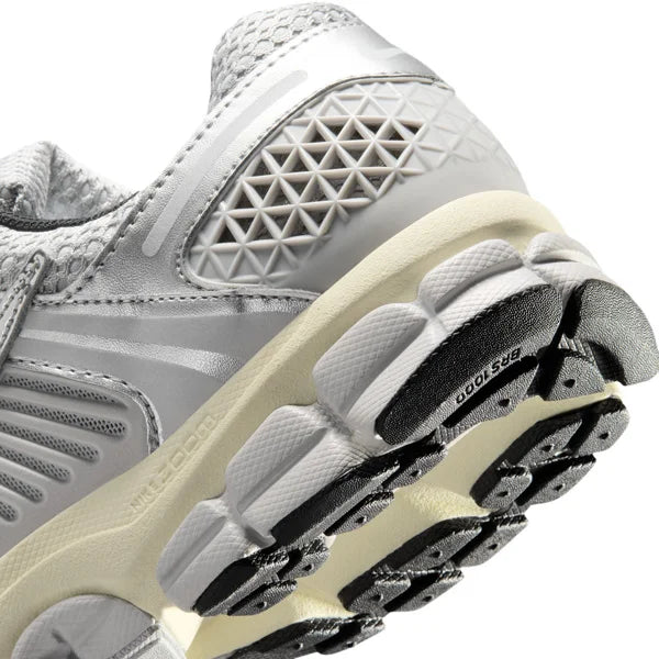 Nike Zoom Vomero 5 Men's Shoes