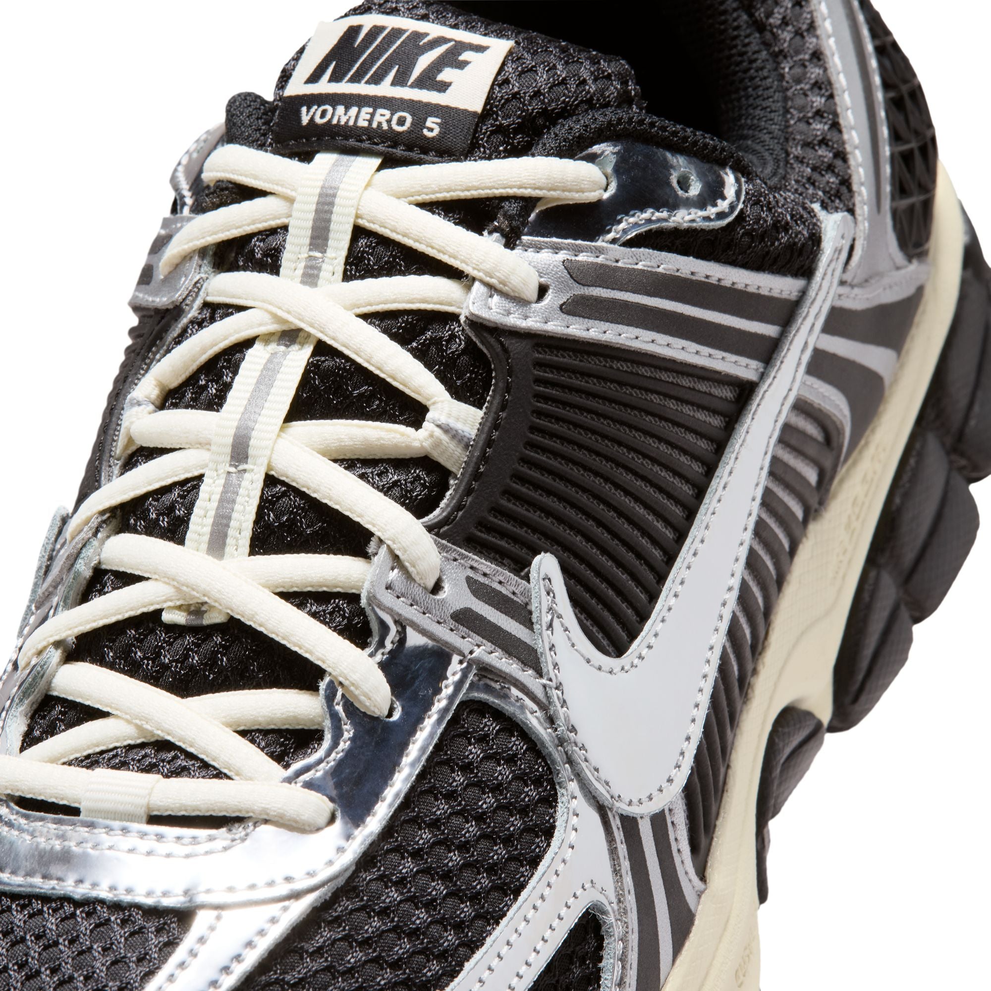 Nike Zoom Vomero 5 Men's Shoes