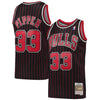 Camiseta Swingman Mitchell & Ness Black Hardwood Classics de Scottie Pippen de los Chicago Bulls, temporada 1995-96