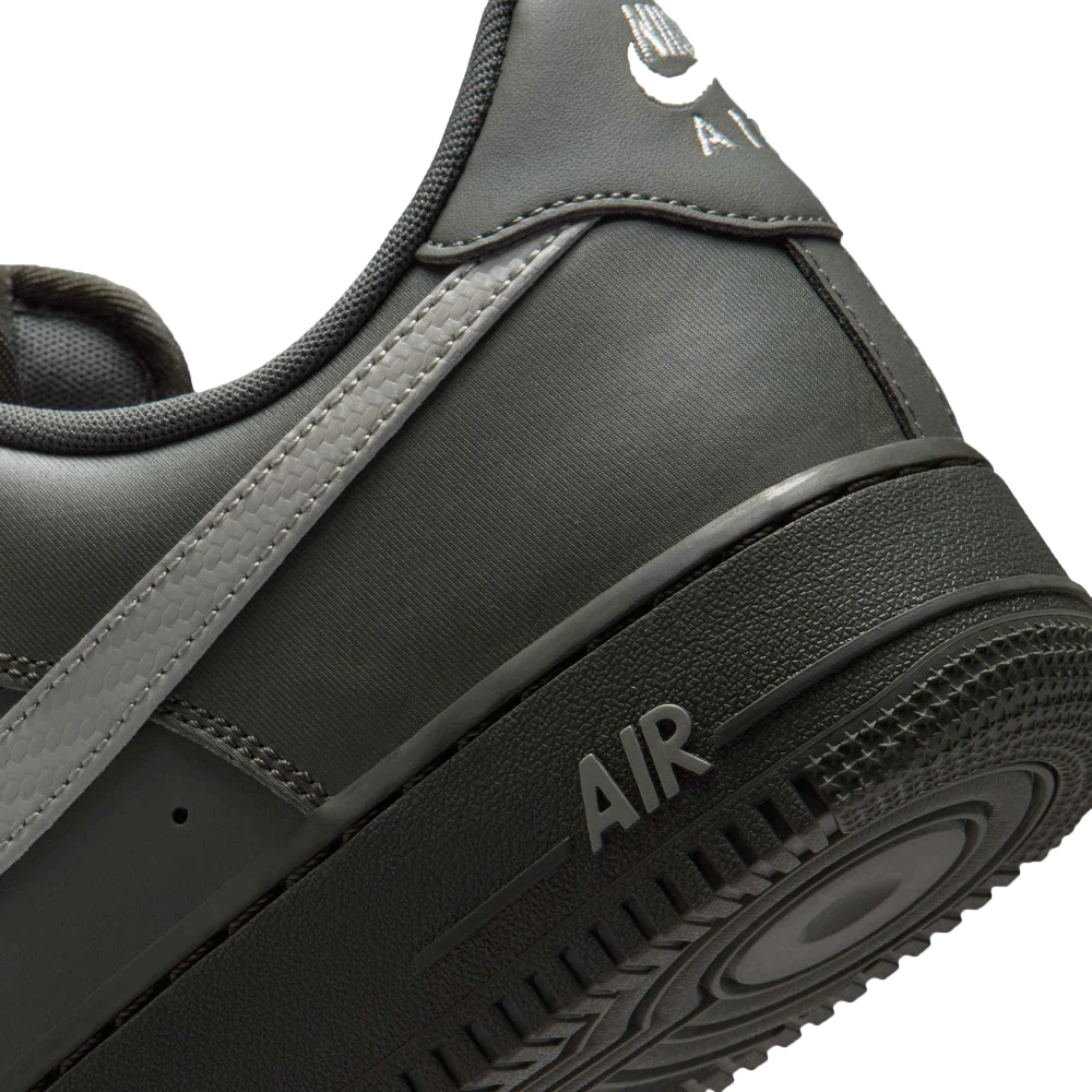 Nike Men's Air Force 1 '07 Basketball Shoes