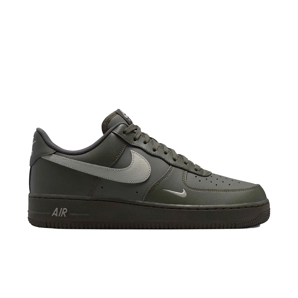 Nike Men's Air Force 1 '07 Basketball Shoes
