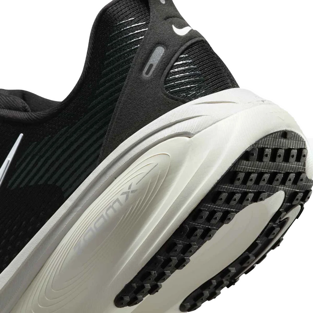 Nike Men's Vomero 18 Road Running Shoes