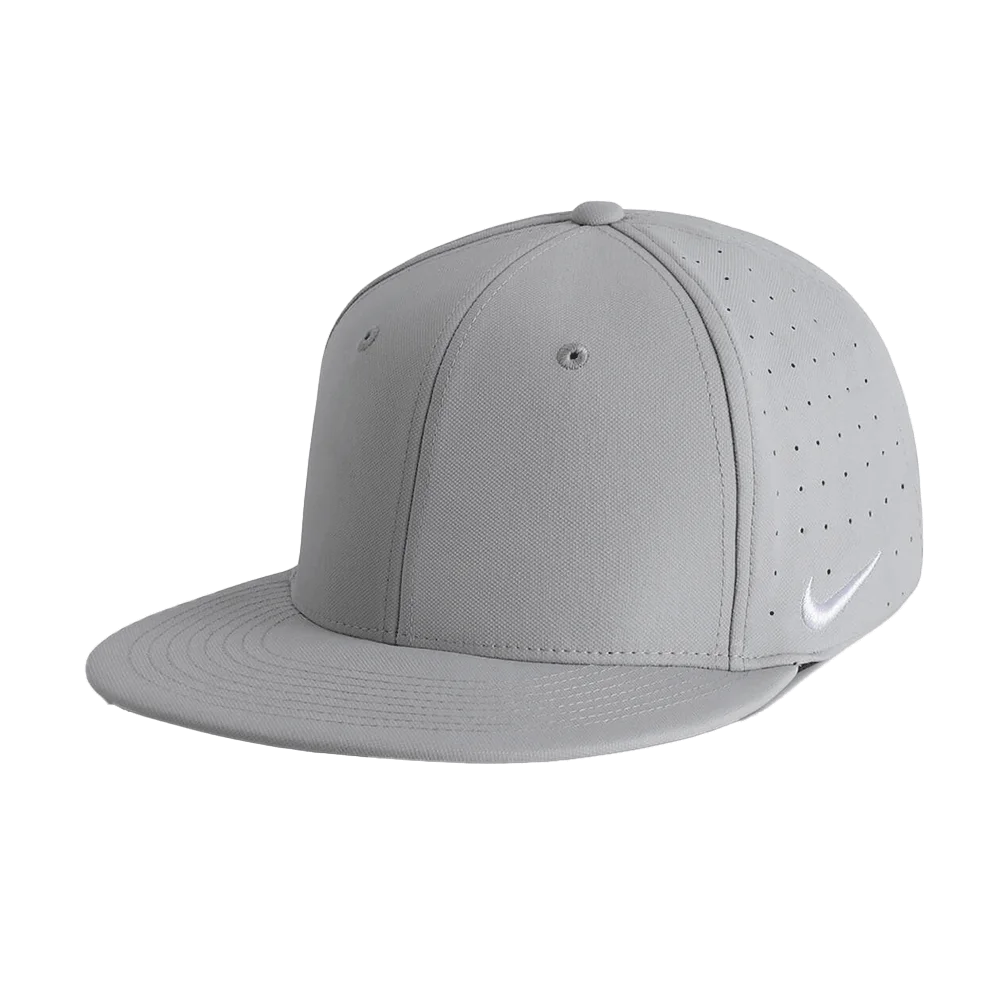 Nike Team Pro High Cap Swoosh Flex white    color 