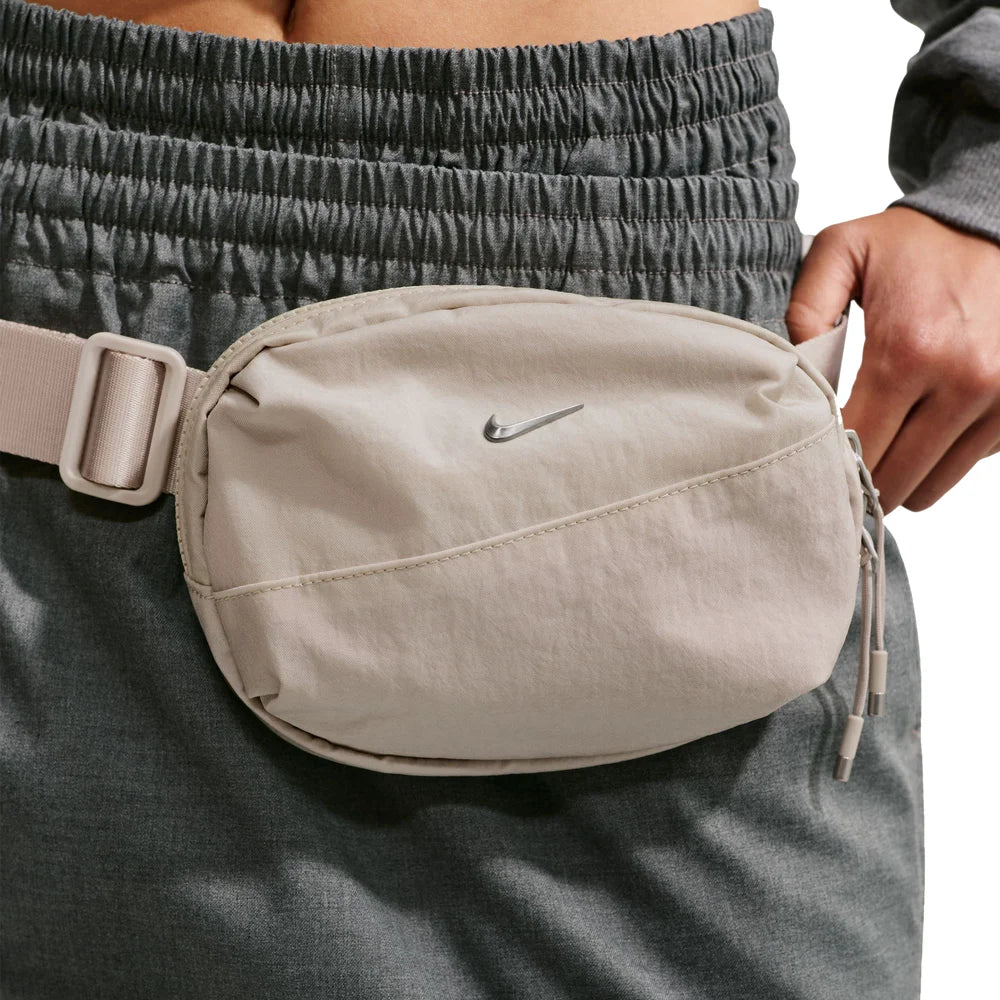 Nike Aura Crossbody Bag (2L)
