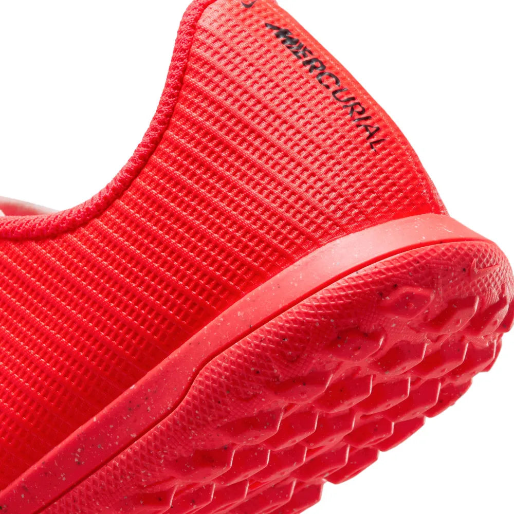 Nike Big Kids ' Jr. Mercurial Vapor 17 Club Turf Low-Top Soccer Shoes
