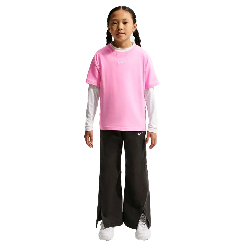 Nike Girls Sportswear Essential Big Kids T-Shirt Pink Color.