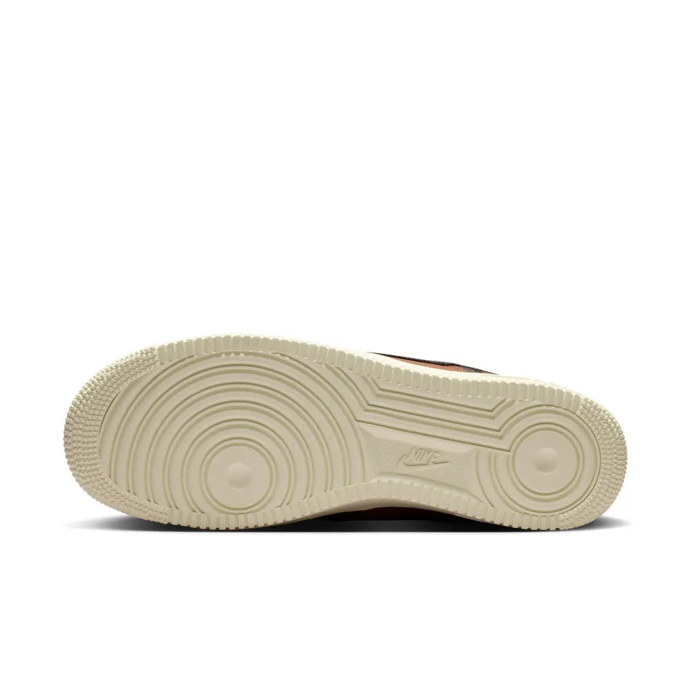 Nike Men's Air Force 1 '07 LV8 Shoes
