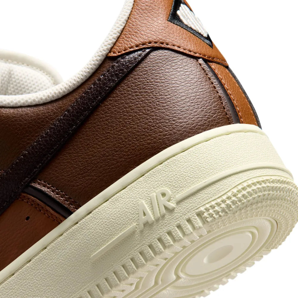 Nike Men's Air Force 1 '07 LV8 Shoes