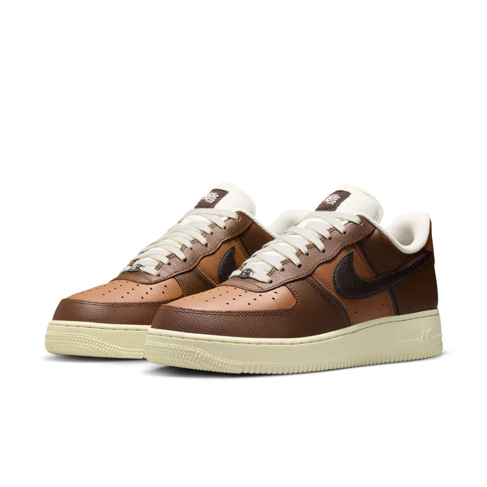Nike Men's Air Force 1 '07 LV8 Shoes