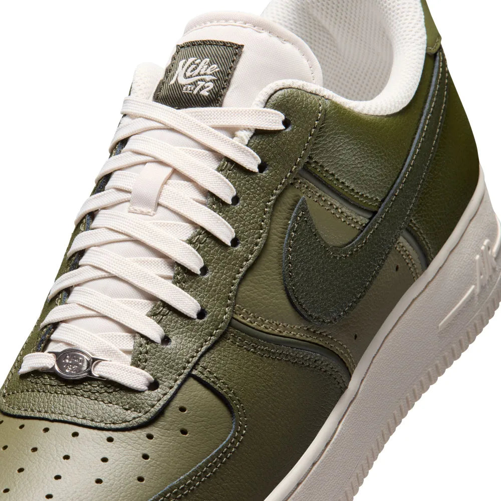 Nike Men's Air Force 1 '07 LV8 Shoes