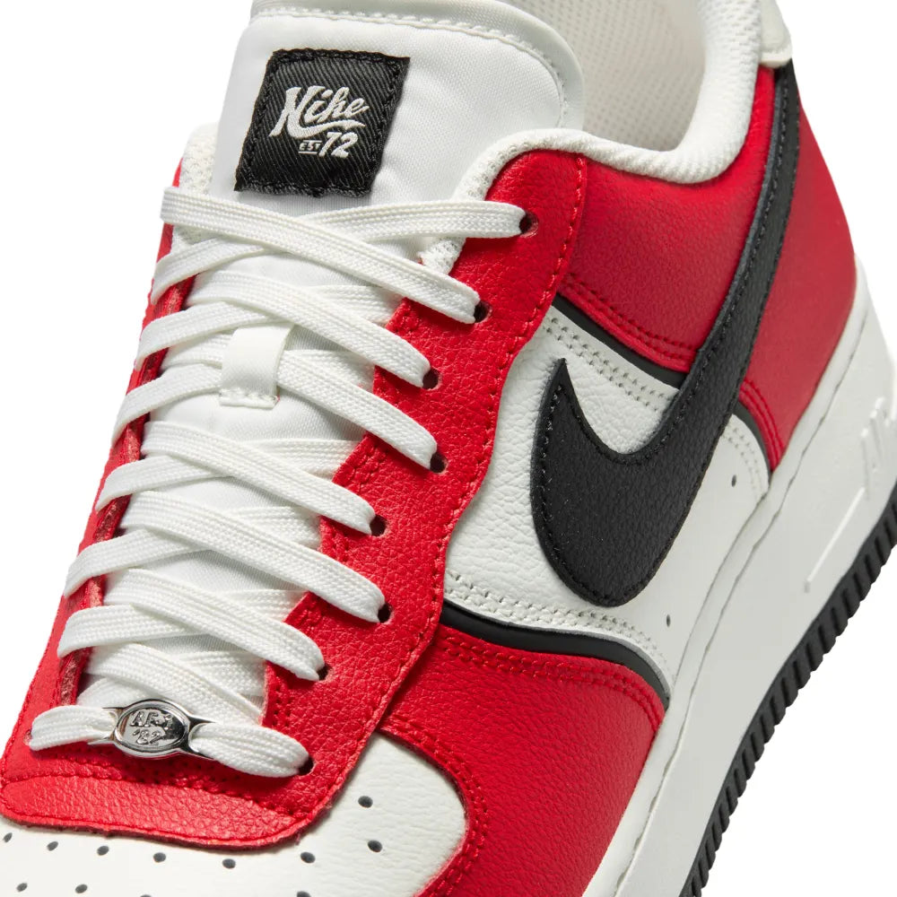 Nike Men's Air Force 1 '07 LV8 Shoes