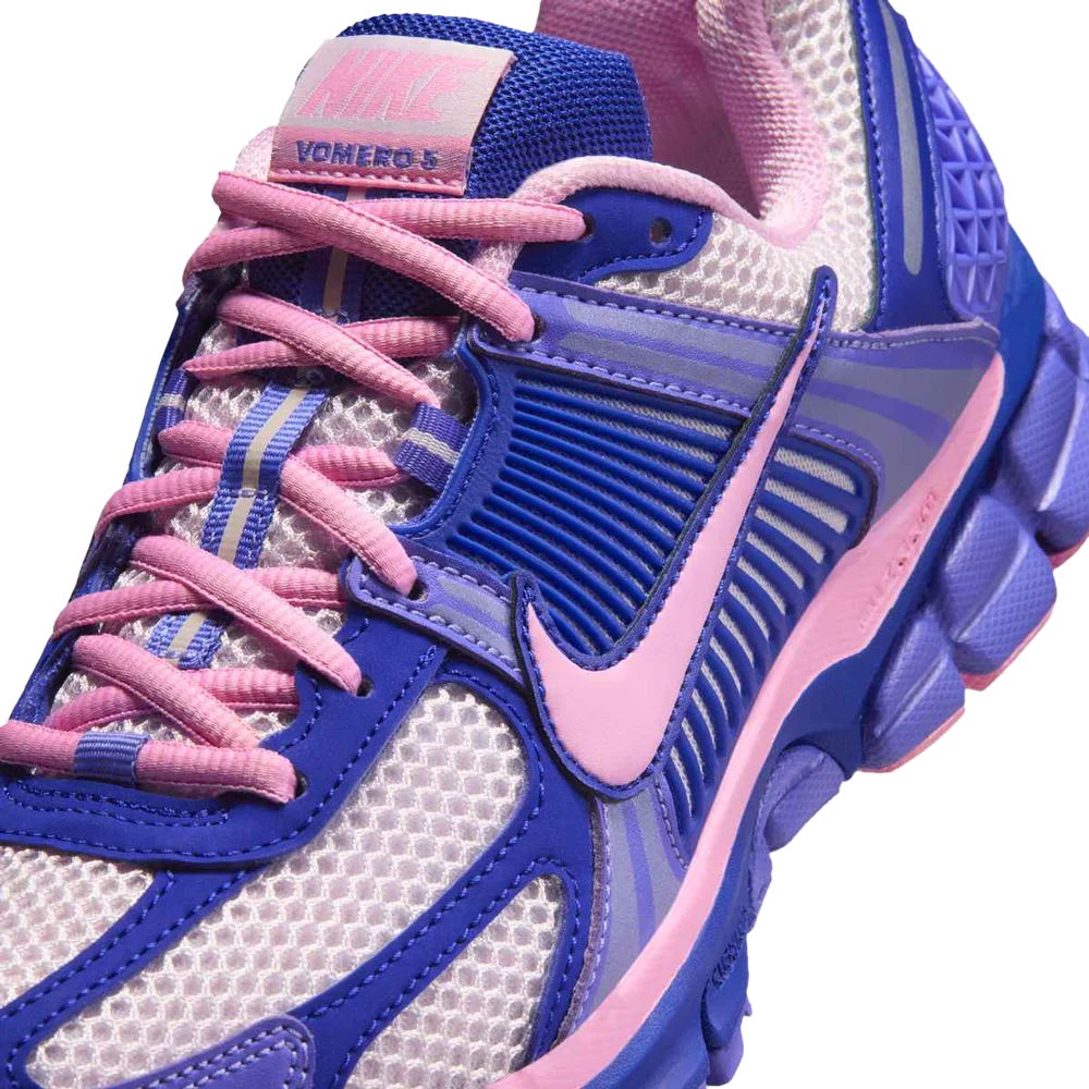 Nike Women's Zoom Vomero 5 Shoes with Reflective Accents