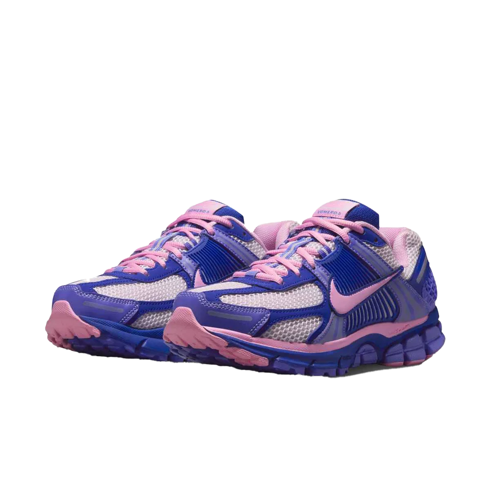 Nike Women's Zoom Vomero 5 Shoes with Reflective Accents