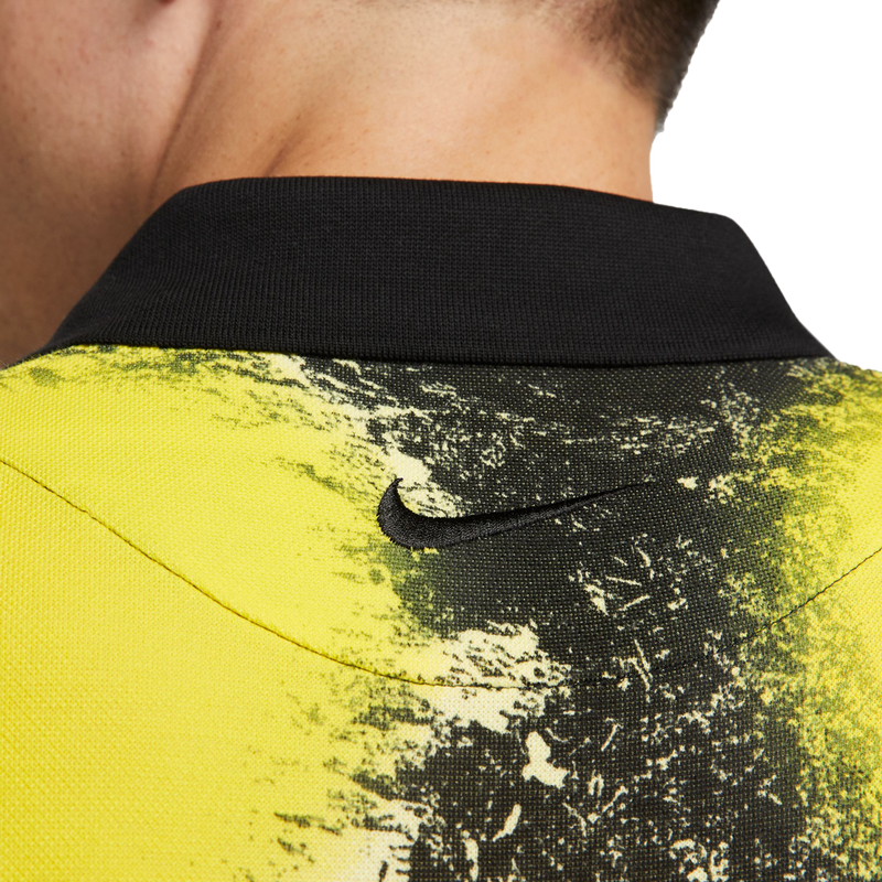 Polo Nike estampado de corte entallado para hombre