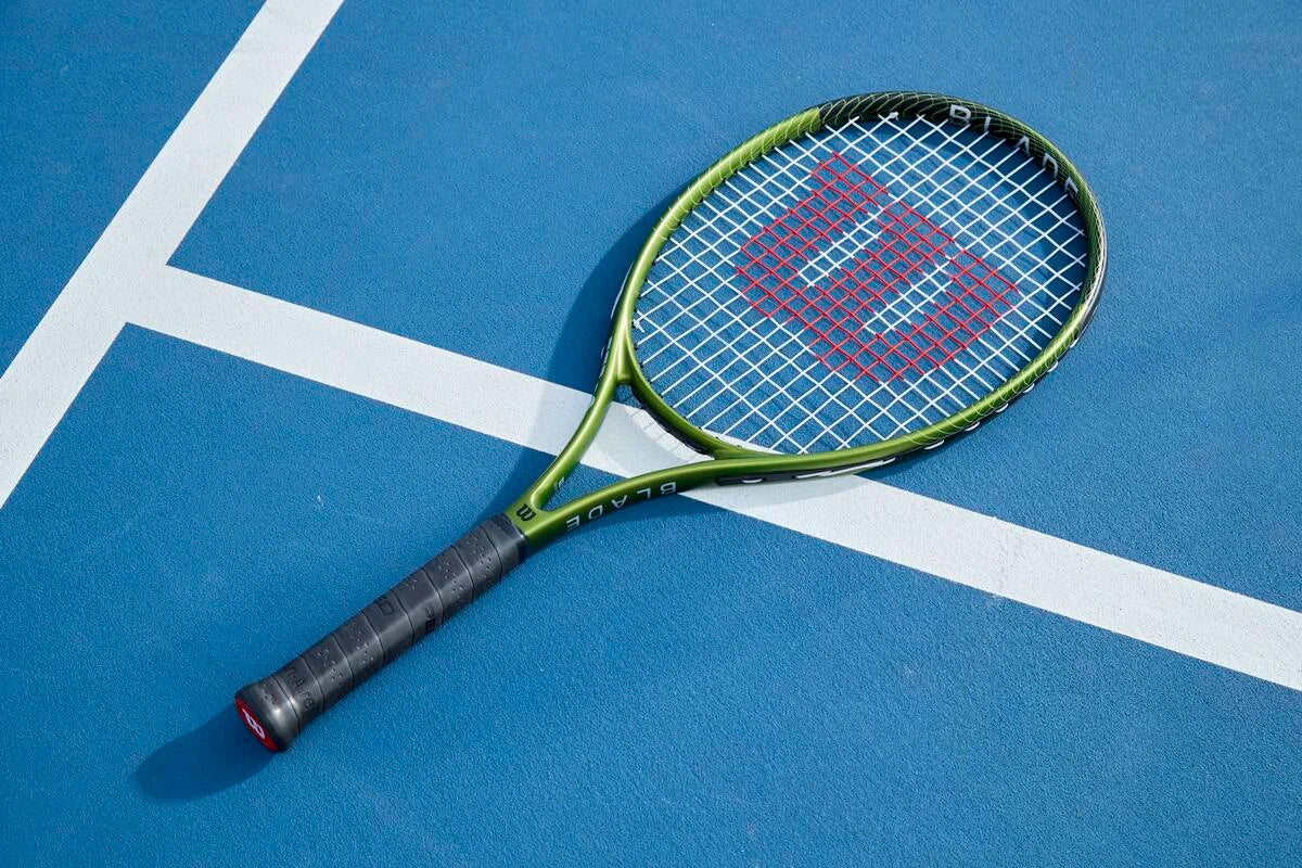 Wilson Junior Blade Feel Comp 26 Tennis Racket