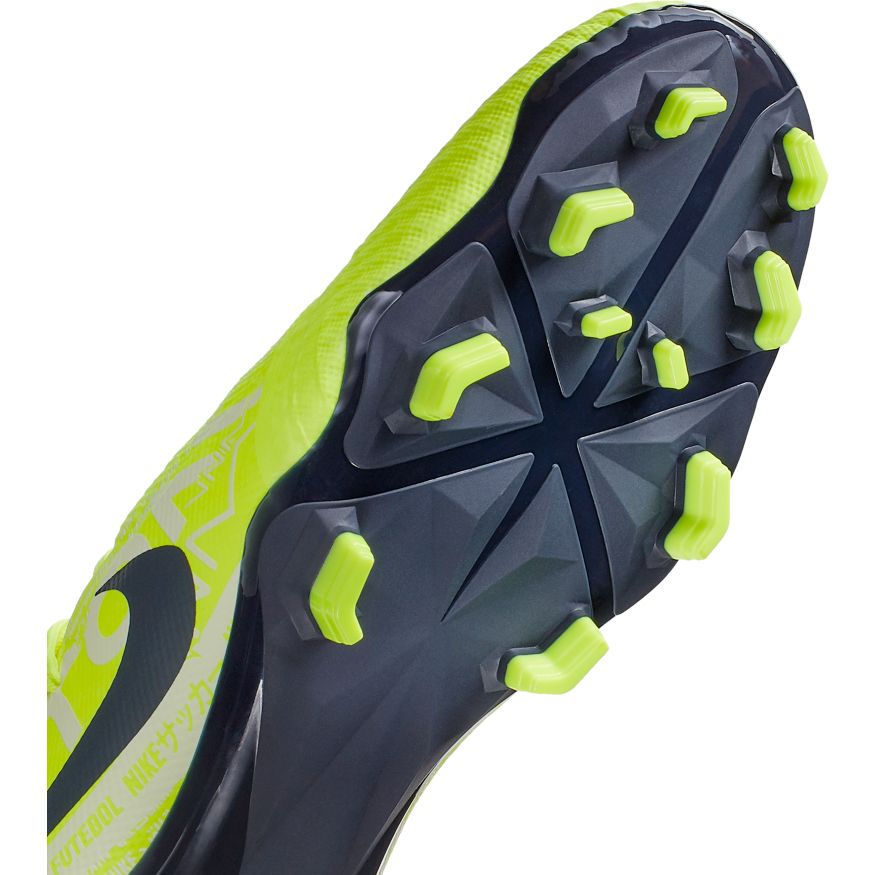 Nike Phantom Venom Academy FG | Midway Sports.