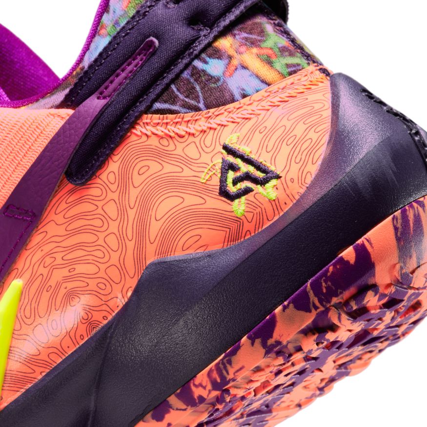 Zoom Freak 2 | Midway Sports.