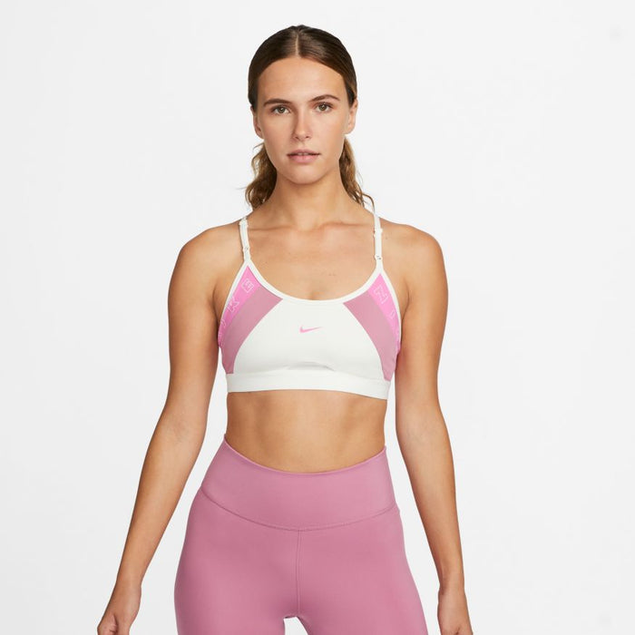 Sujetador deportivo Nike Indy de dos piezas con almohadilla y logotipo para mujer